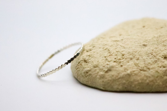 【925銀】1.2毫米寬，紋理方形/精緻簡約小指戒指 *可疊戴/Creema獨家款 第7張的照片