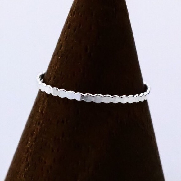 【925銀】1.2毫米寬，紋理方形/精緻簡約小指戒指 *可疊戴/Creema獨家款 第8張的照片