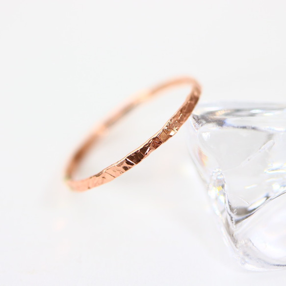 14kgf 1.2mm寬玫瑰金“神秘切工戒指” /小指戒指，簡單精緻的戒指 第3張的照片