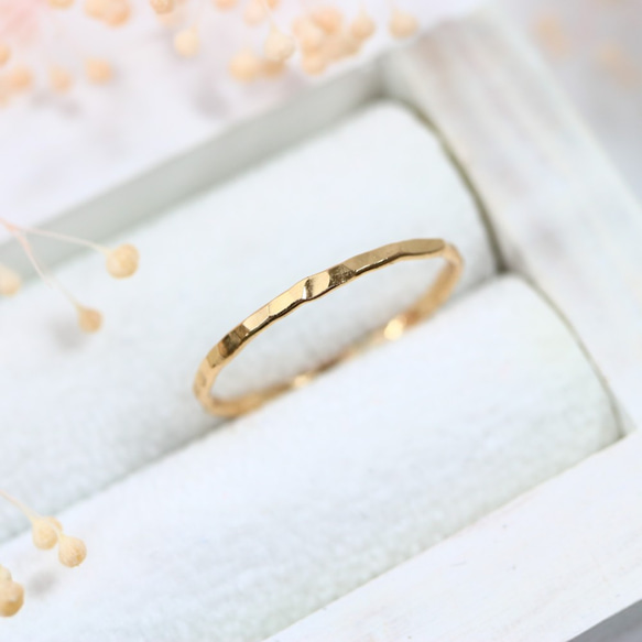 1.2mm寬/14kgf黃金“錘環”/小指戒指，簡單精緻的戒指 第2張的照片