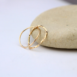 [雙環] 14kgf黃金精美的組合戒指/質地多變 第4張的照片