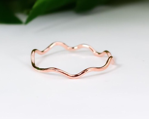 つけっぱなしもOK♪ 14kgf ピンクゴールド 波のうねうねリング