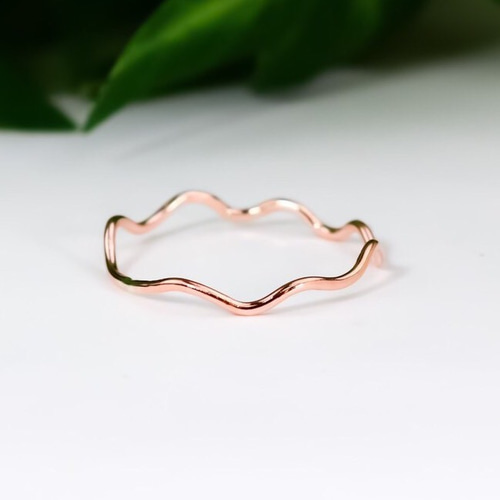 つけっぱなしもOK♪ 14kgf ピンクゴールド 波のうねうねリング