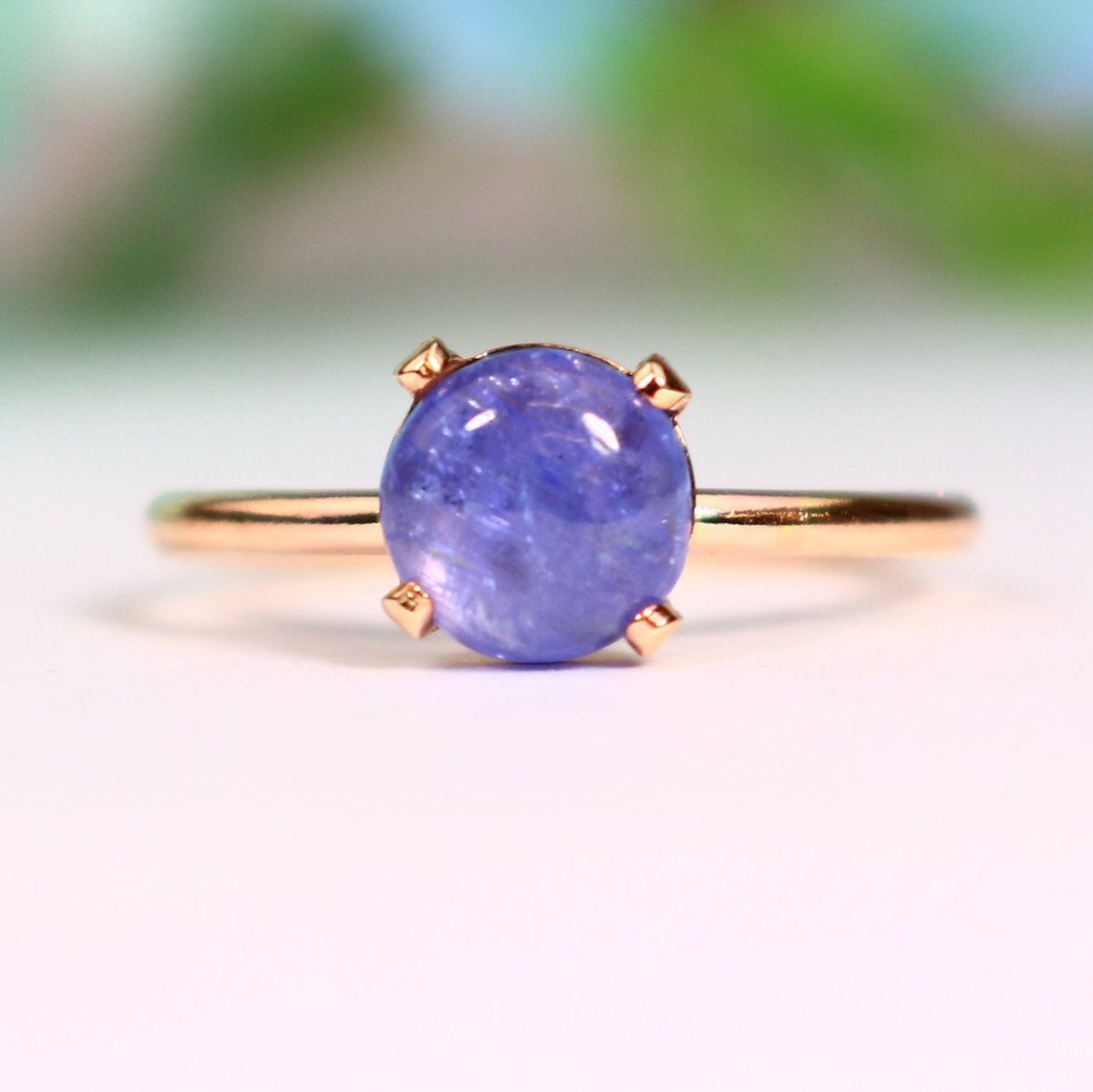 【稀少】タンザナイト　6mm  天然石リング／ぷっくりカボションカット＊1.3mm幅　12月誕生石