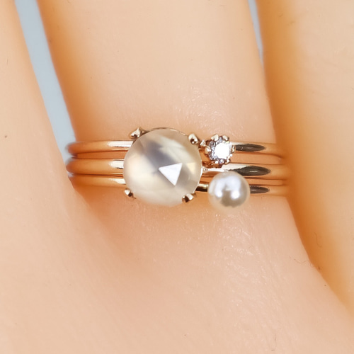 ミルキークォーツ 6mm 天然石リング／ローズカット＊1.3mm幅 別名