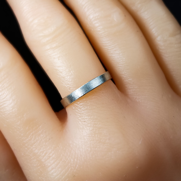 《 Silver 950》寬度3mm的柔軟磨砂銀戒指/內腳背舒適的戒指 第5張的照片