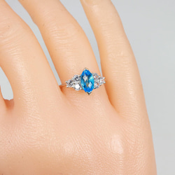 [1件]美麗的藍色托帕石閃閃發光戒指（不尋常的方格形切割）/豪華簡單戒指 第10張的照片