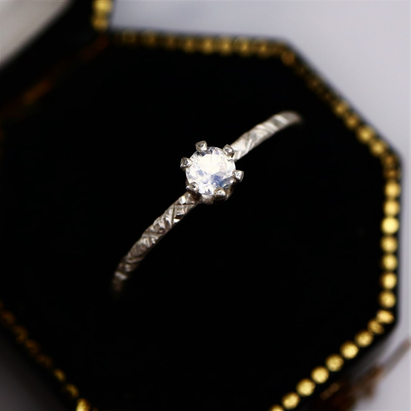 0.1ct 皇家藍月長石（3 毫米石）/silver925 Snowcut-美麗的白色飾面- 第1張的照片