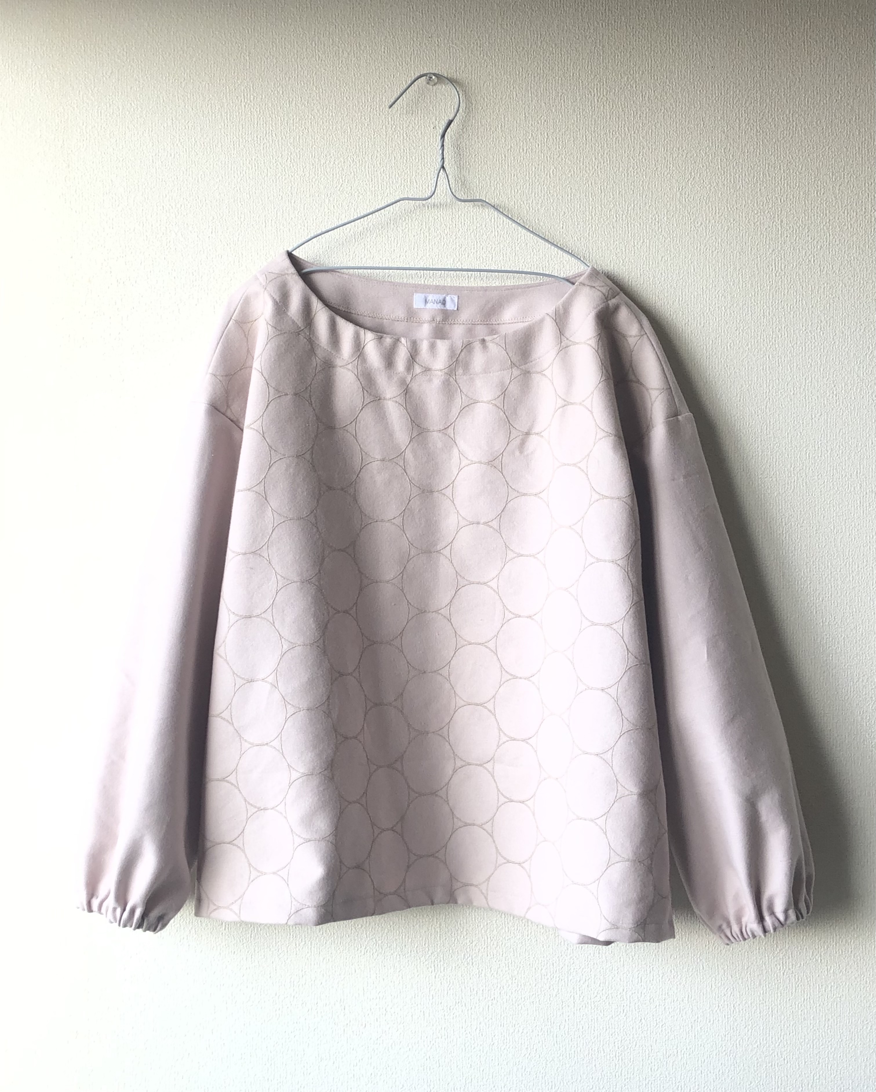 サークル刺繍ブラウス　グレイッシュピンク　フリーサイズ　C&S生地