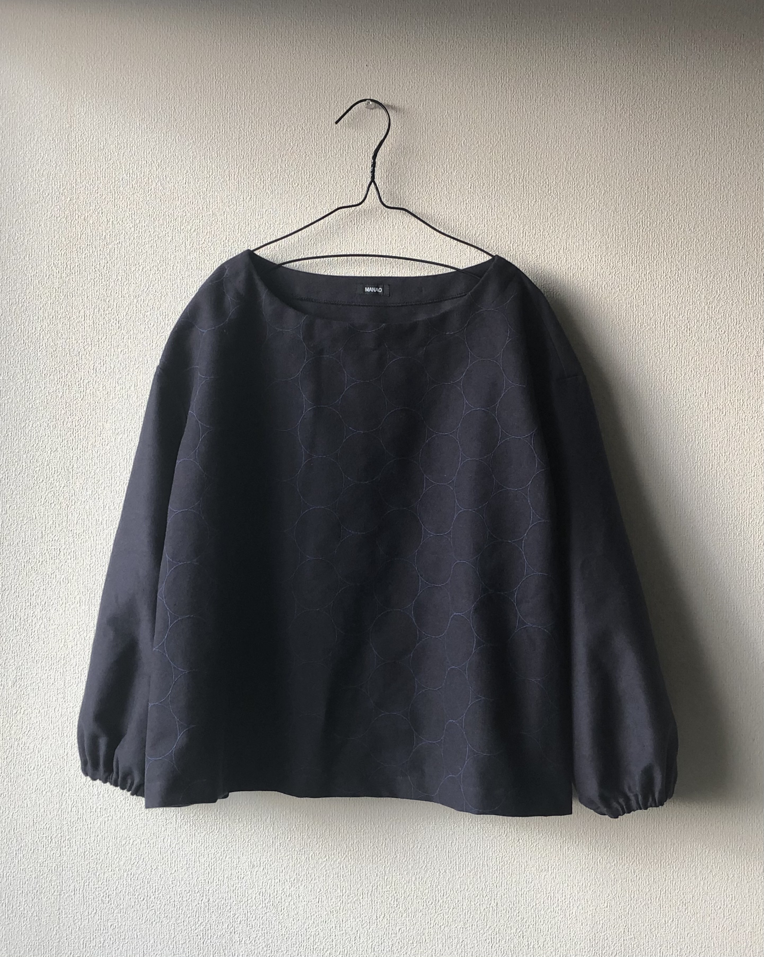 サークル刺繍ブラウス　ダークネイビー　フリーサイズ　C&S生地