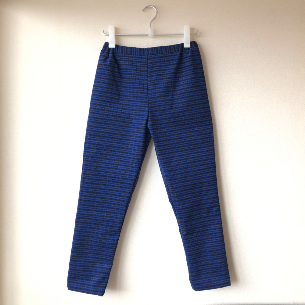 テーパードパンツ  コーデュロイ　ストレッチ　ブルー　　　Mサイズ