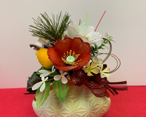 ハンドメイドアーティフィシャルフラワー　お正月飾りマム椿アレンジポット14 数量限定【お正月】椿とピンポンマムのお正月飾り しめ縄・しめ飾り