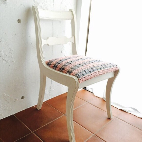 エミリーの椅子　''1950's 英国フレーム　アンティークホワイト  オーク'' 1枚目の画像
