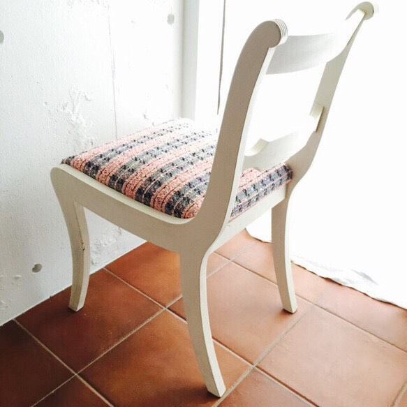 エミリーの椅子　''1950's 英国フレーム　アンティークホワイト  オーク'' 3枚目の画像