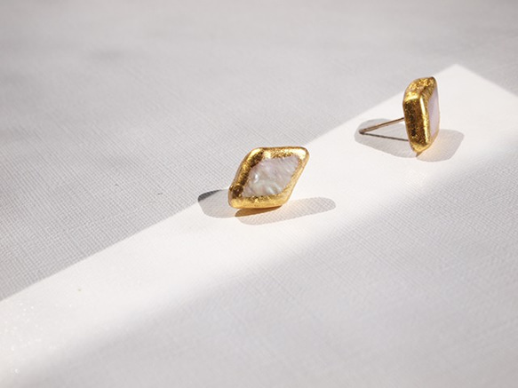 Mode Pearl 金葉珍珠 [耳環] -Hishi- 淡水珍珠巴洛克珍珠單隻耳環 第2張的照片