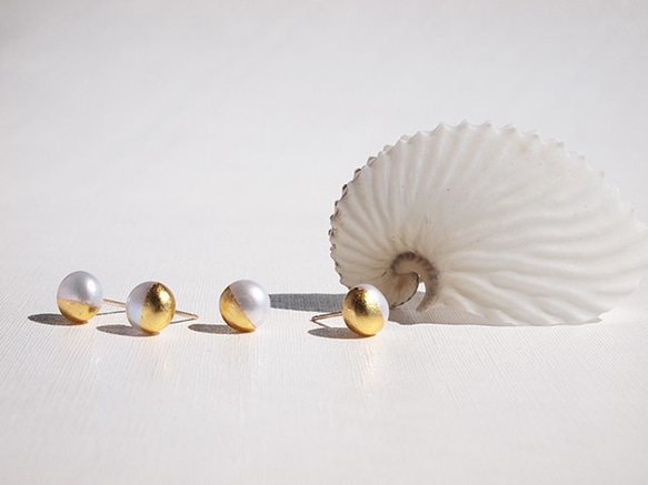 Simple+α金葉珍珠【耳環】金白8mm淡水珍珠單耳釘 第2張的照片