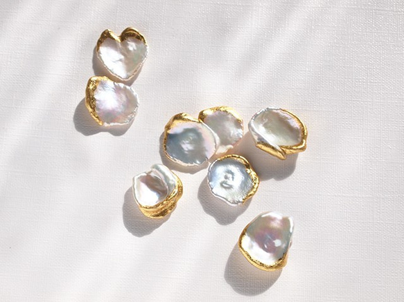 金箔花瓣珍珠項鍊 / Pearl Rose Petal 第3張的照片