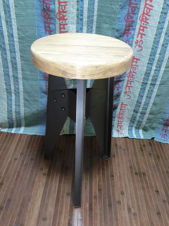 Iron short stool PLC-01 3枚目の画像