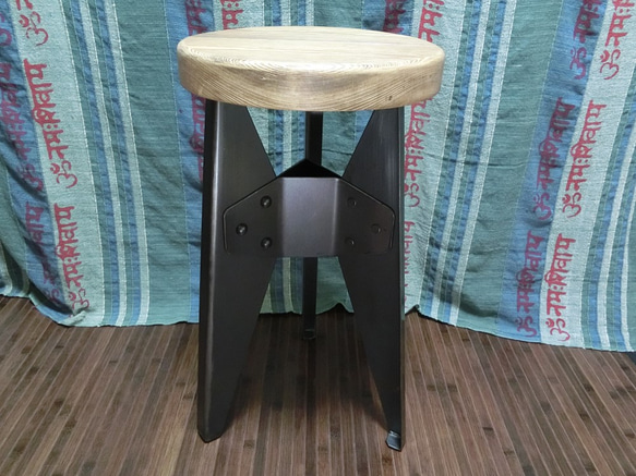 Iron short stool PLC-01 1枚目の画像