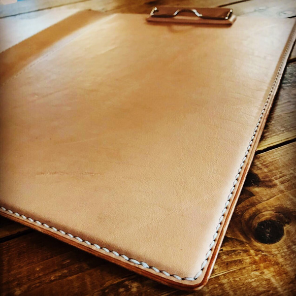 栃木レザー クリップファイル クリップボード 革バインダー レザーバインダー 手縫い A4用紙サイズ レザーファイル また