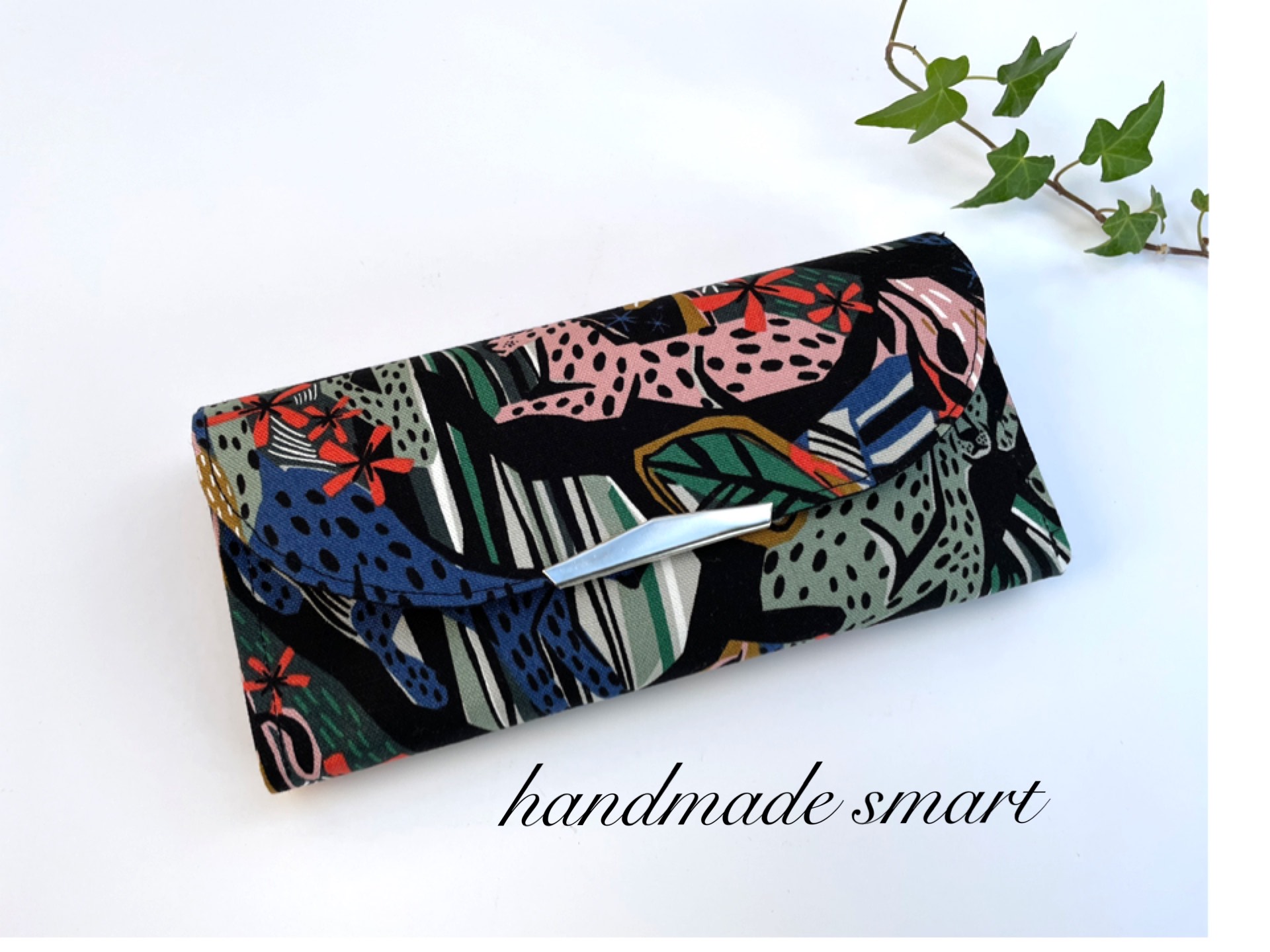 ■受注製作！軽くて使いやすい長財布！カッコいいヒョウ柄•USAコットン⭐︎キャンバス⭐︎ジャングル•ロイヤルズ！