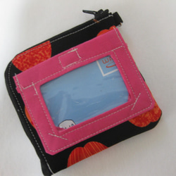 パスケース付きミニ財布　リンゴ（黒地）　ハーフウォレット　L字ファスナー財布　 3枚目の画像
