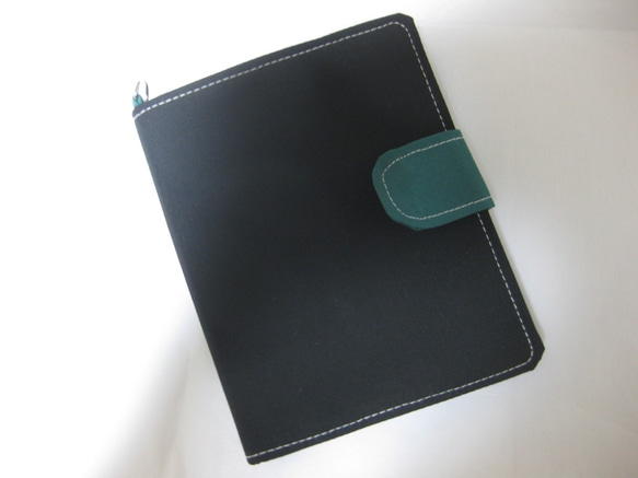 障害者・療育手帳ケース　後ろに便利なパスケース付き　ブラック・グリーン 1枚目の画像
