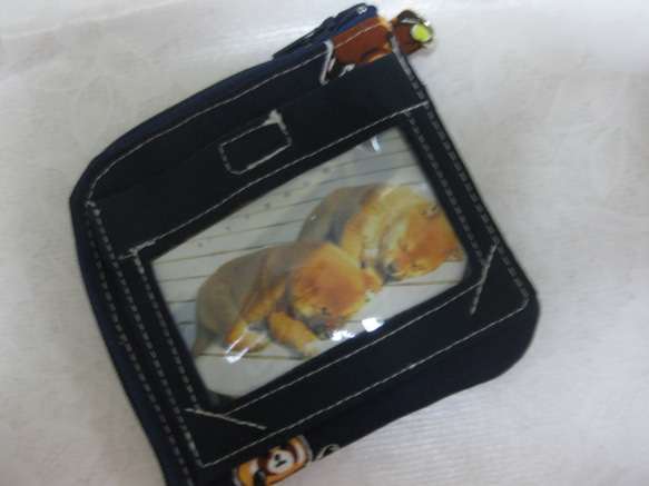 通勤・通学に便利なパスポーチ　定期入れ　ミニ財布　レッサーパンダ 3枚目の画像