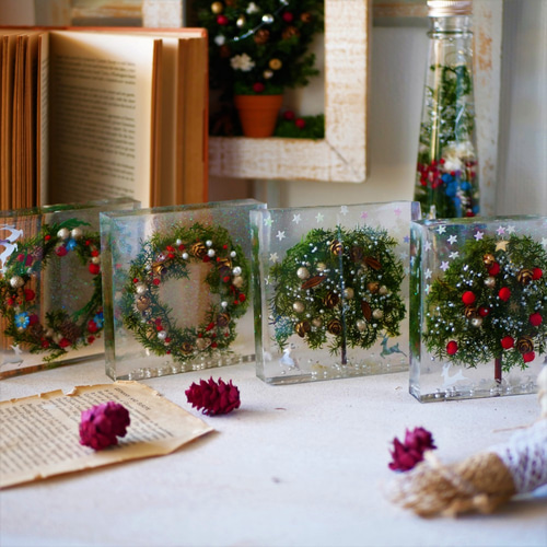 Creema限定 早割価格】レジンで閉じ込めたクリスマスツリー赤