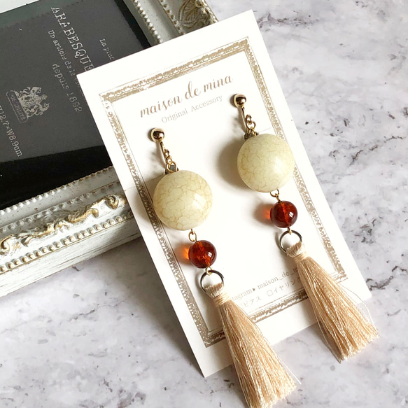 <<MORE HAPPY セール>>WhiteStone × Beige Tassel Earring［送料込み］ 2枚目の画像