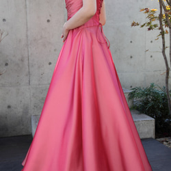 演奏会・発表会に / 着るだけで"きれいなお姉さん"になれるデコルテ美人ロングドレス(ピンク) 1-0224-1 4枚目の画像