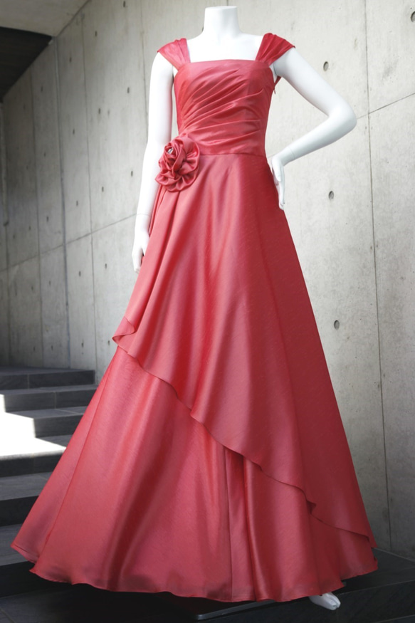 演奏会・発表会に / ドレス初心者でも着やすい肌見え感と体型カバーの褒められドレス(ピンク) 1-0197-3 2枚目の画像