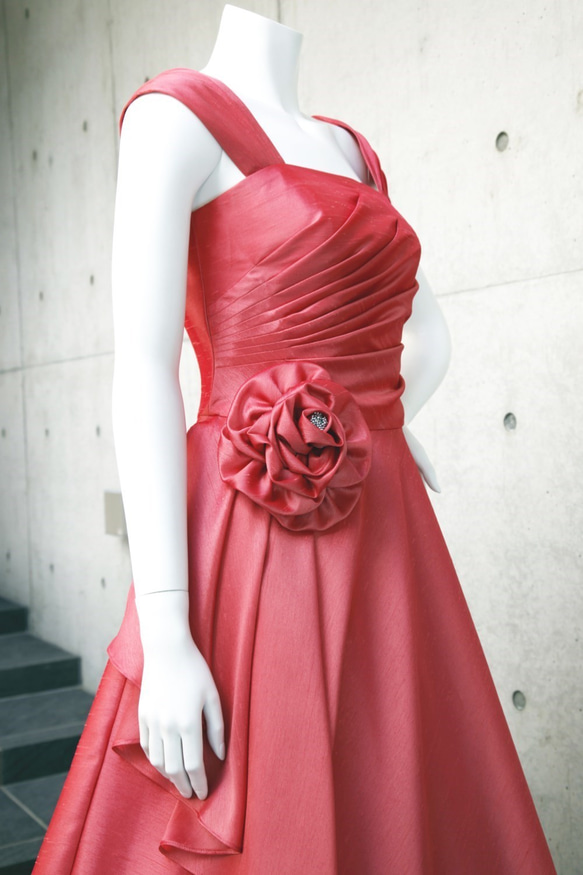 演奏会・発表会に / ドレス初心者でも着やすい肌見え感と体型カバーの褒められドレス(ピンク) 1-0197-3 4枚目の画像