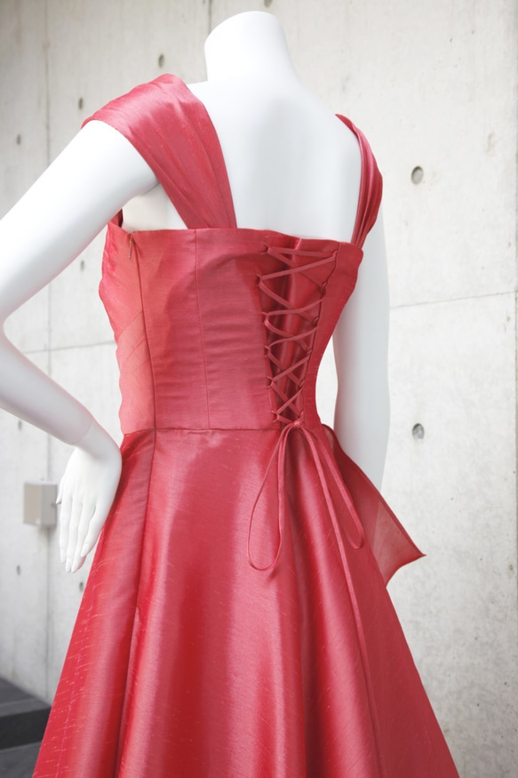 演奏会・発表会に / ドレス初心者でも着やすい肌見え感と体型カバーの褒められドレス(ピンク) 1-0197-3 5枚目の画像