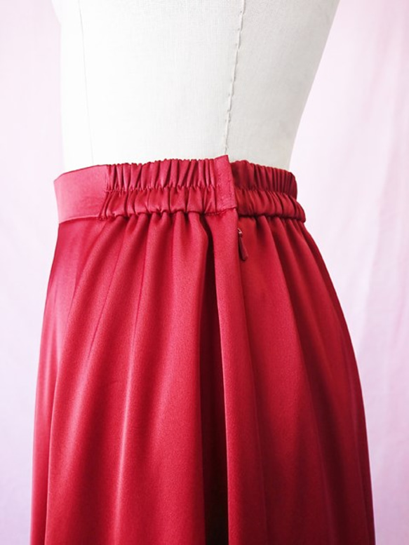 演奏会・発表会に / 高品質 とろみが美しいモードサテンの赤いブラウス＆ロングスカート(お得なセット) 1-0321 9枚目の画像
