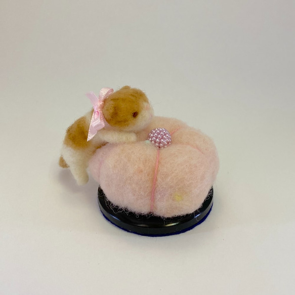 《早割》梅の花と子猫　ピンクッション待ち針セット　プレゼント　羊毛フェルト 4枚目の画像