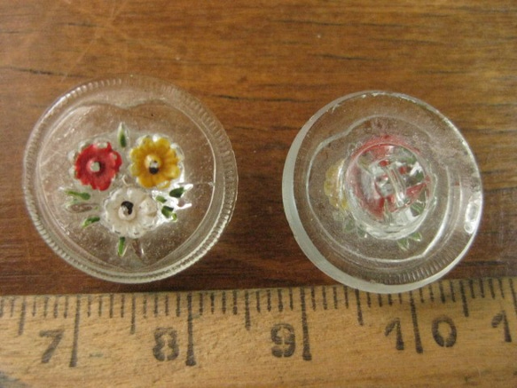 フランスアンティーククリアガラスボタン(小花） 2枚目の画像