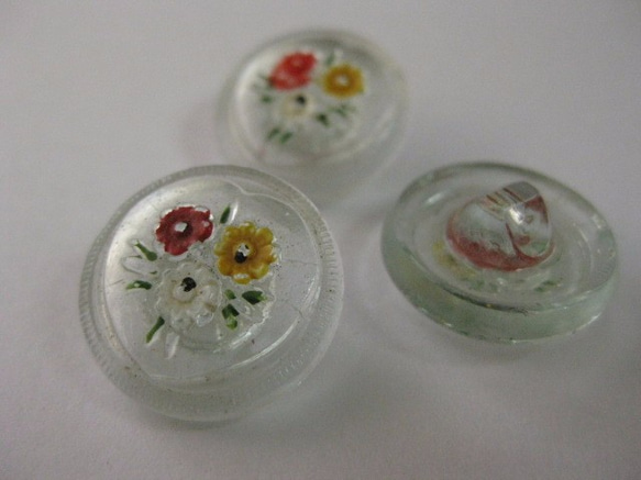 フランスアンティーククリアガラスボタン(小花） 3枚目の画像