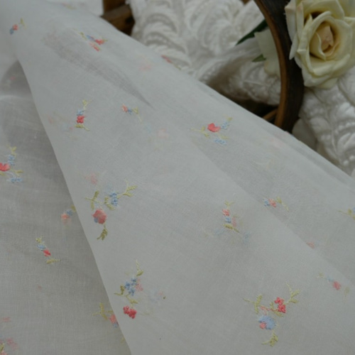 フランスアンティーク小花刺繍入りオーガンジークロス 生地 cherir