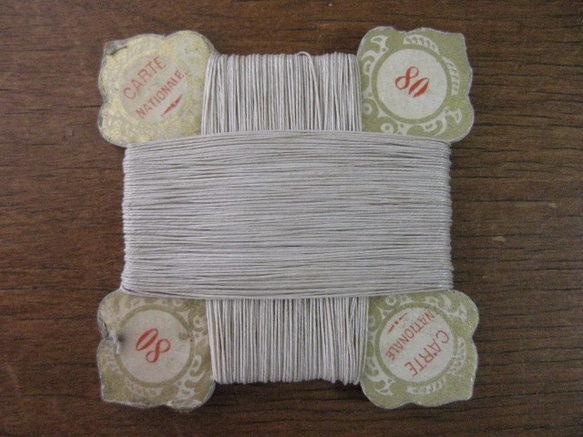フランスアンティークゴールド紙製台紙ＬＩＮ糸巻き 2枚目の画像