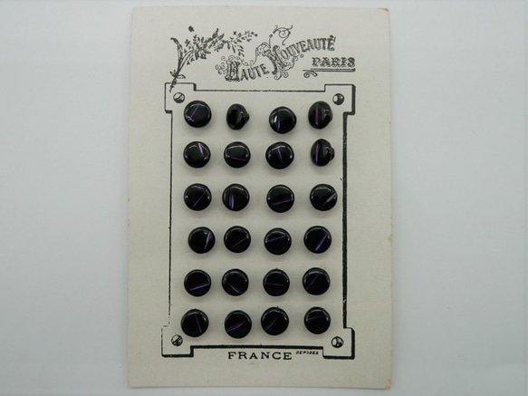 フランスアンティークマザーオブパールボタンシート（ダークパープル） 2枚目の画像