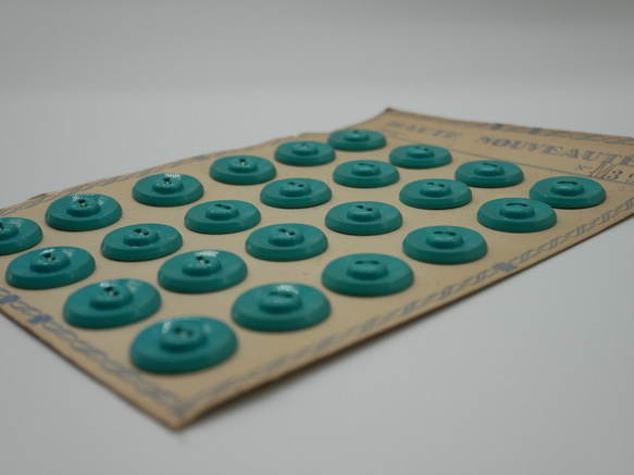 フランスアンティークプラスチックボタン（ラウンドターコイズブルーM） 2個セット 4枚目の画像