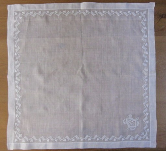 フランスアンティークイニシャル刺繍入りハンカチーフ（Ｂ） 3枚目の画像