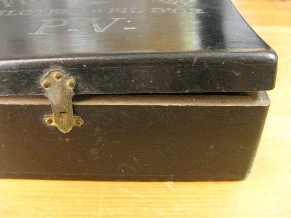 フランスアンティ－ク木製ブラックボックス 4枚目の画像