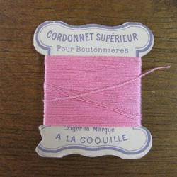 フランスアンティーク紙製台紙シルクピンク糸巻き 2枚目の画像