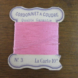 フランスアンティーク紙製台紙シルクピンク糸巻き 3枚目の画像