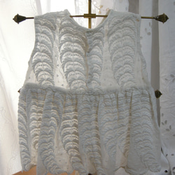フランスアンティークホワイトコットン刺繍入りベビーワンピース 4枚目の画像
