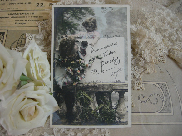フランスアンティ－クポストカード（マダムと少女） 1枚目の画像