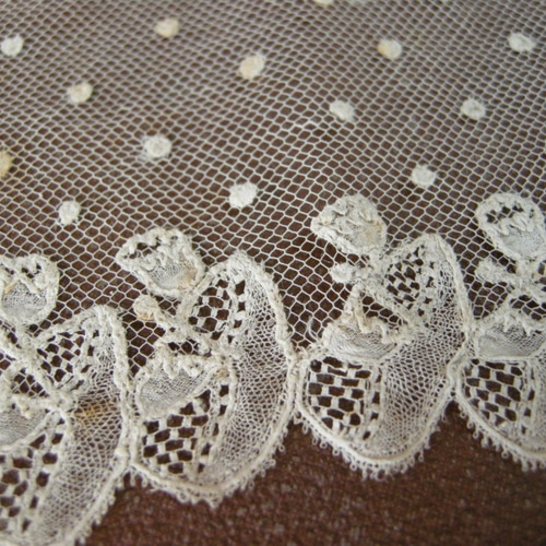 フランスアンティーク刺繍入りドットチュールレース レース