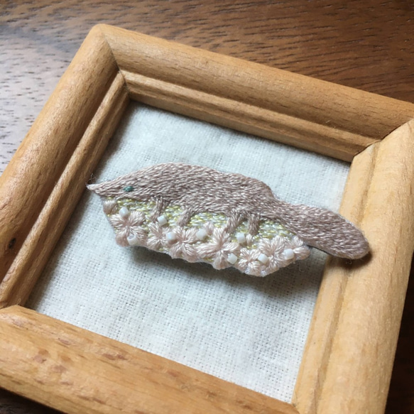 しっぽのともだち　ピンク　(刺繍ブローチ) 1枚目の画像